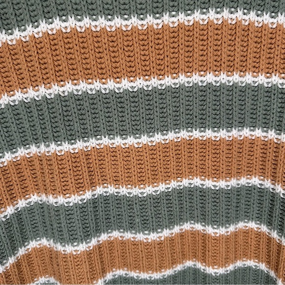 American Eagle Outfitters Tan and Green Crew Neck Sweater Size Small - Picture 2 of 7